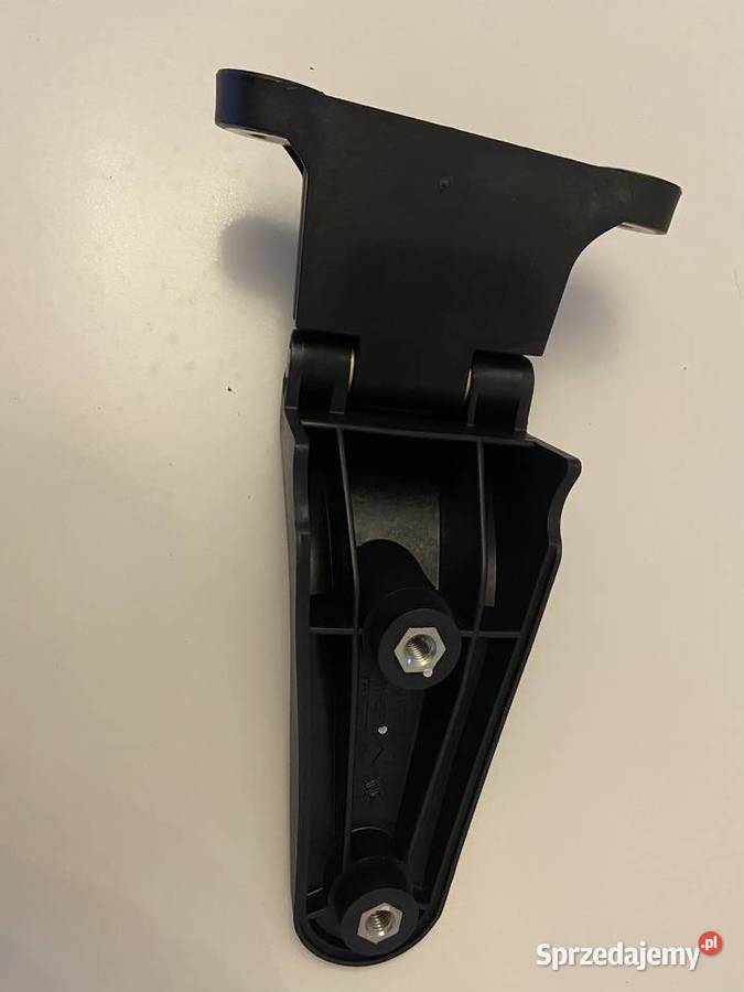 Zawias 87301780 dolny lewy Farmall JX T4 T4000