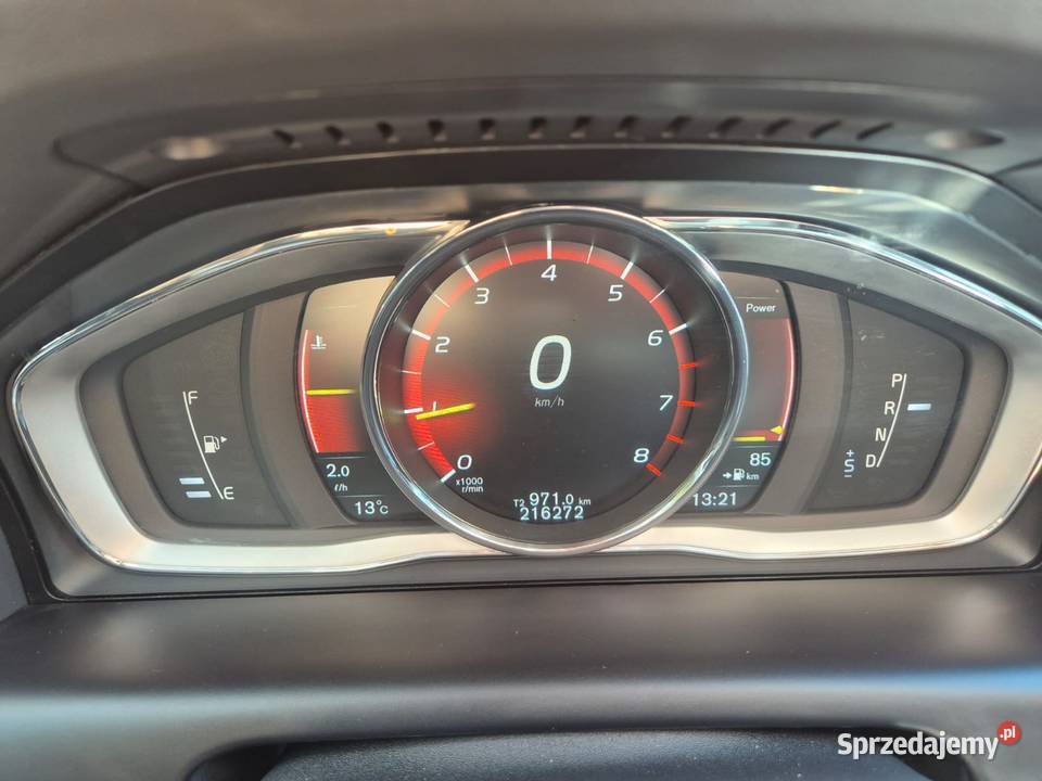 VOLVO XC60 2017r T5 Benzyna Słup Drugi