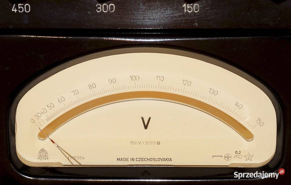 Woltomierz laboratoryjny analogowy 150300450 V