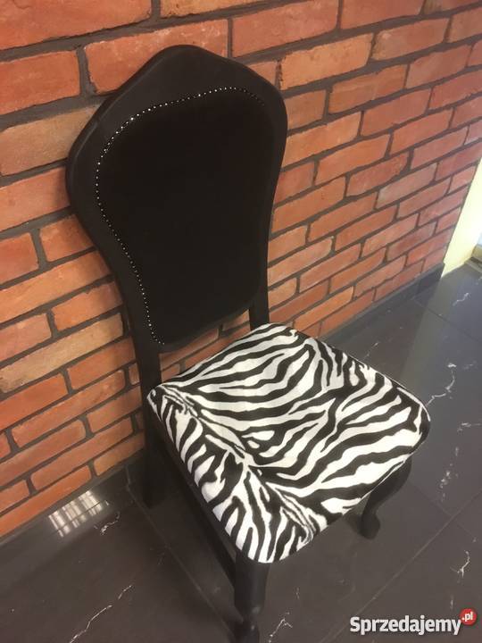 czarne krzesło Września