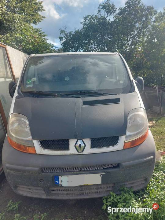 Sprzedam Renault trafic z uszkodzonym silnikiem i skrzynia.