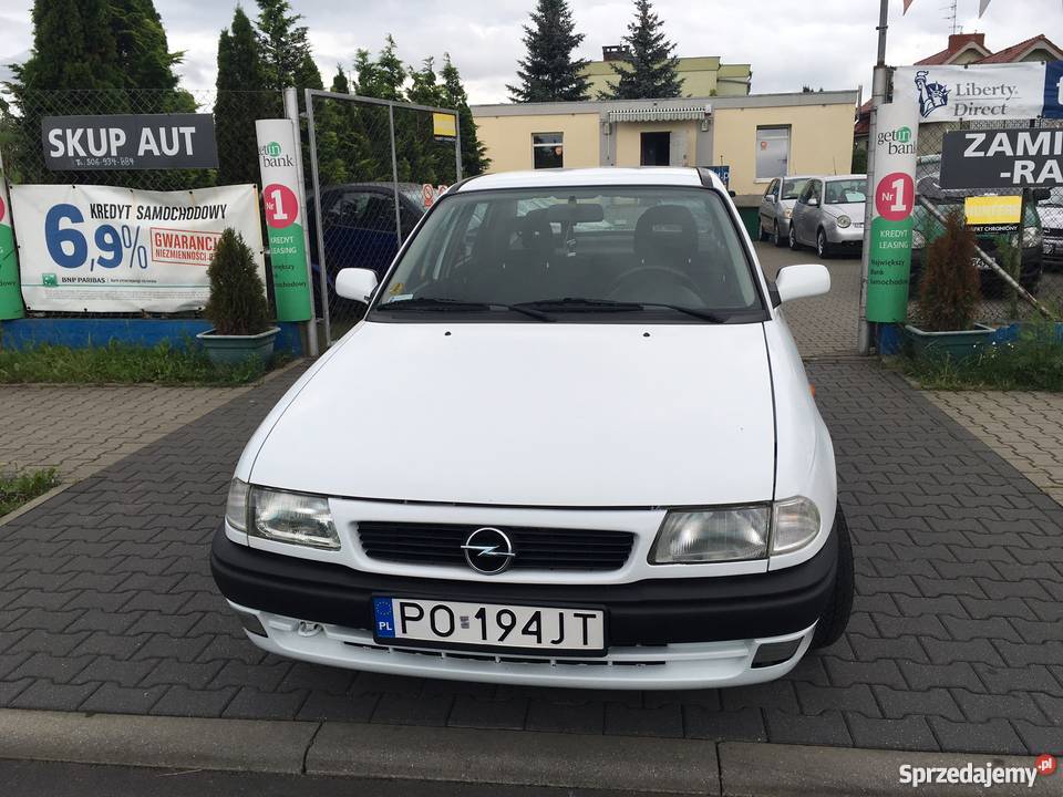 Opel Astra 16 Salon Polska Bońkowski Książki Poznań