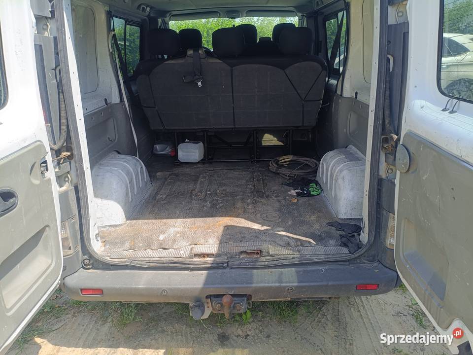Renault Trafic bus przyczepka Rok produkcji 2005 Łysołaje sprzedam