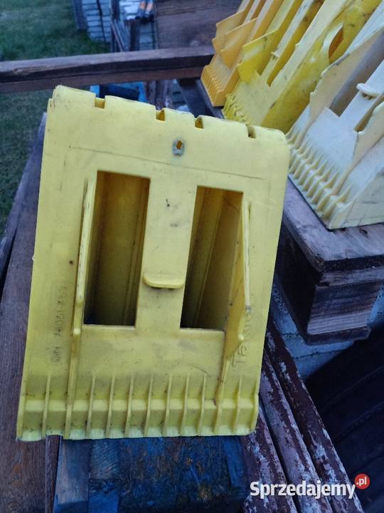 Klin pod kolo żółty naczepa tir wielkopolskie Zaborowice