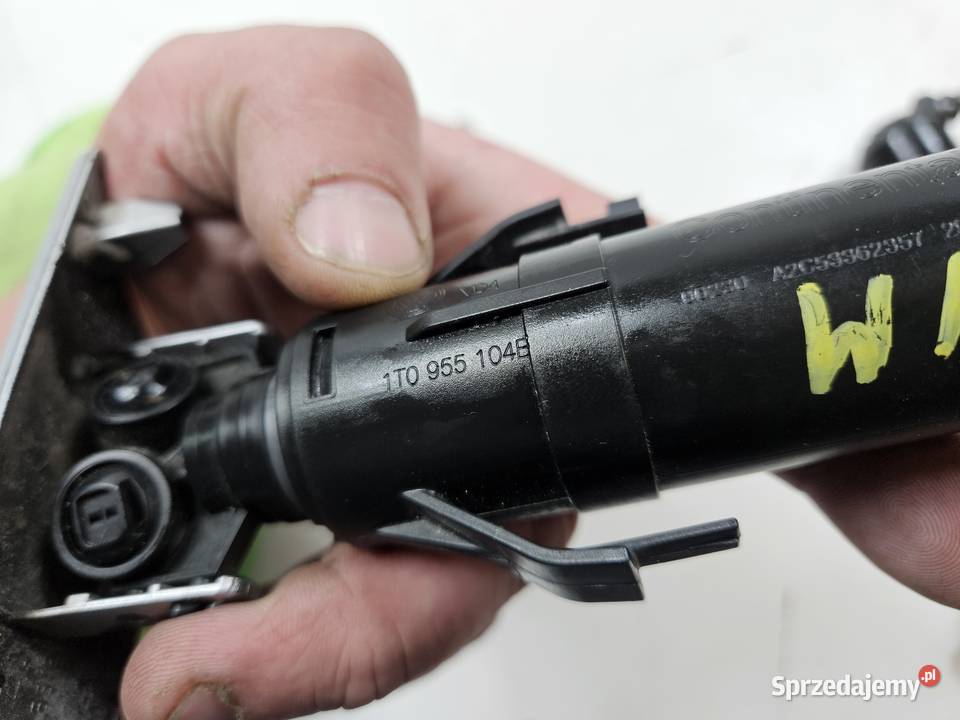 VW TOURAN II SPRYSKIWACZ LAMPY PRAWY PRZÓD osobowe