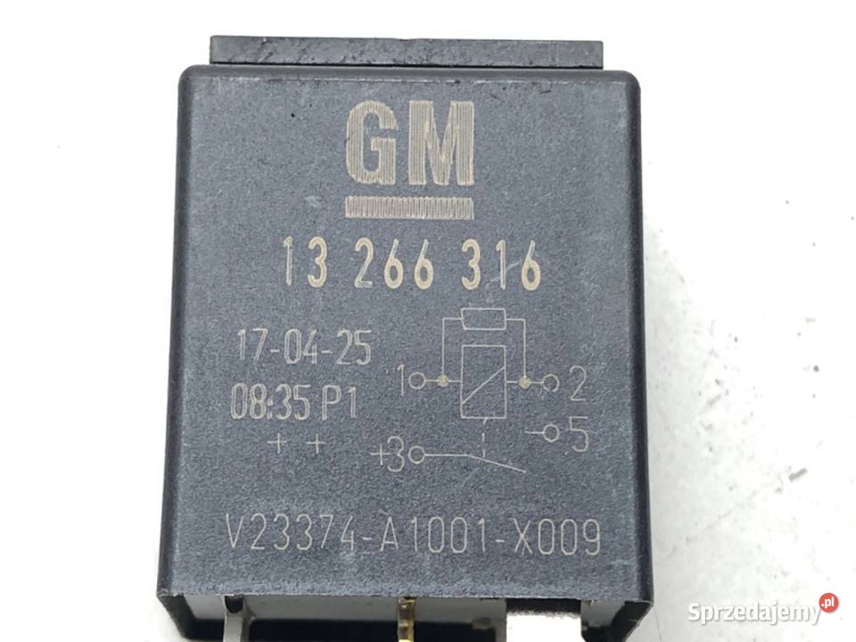 SKRZYNKA BEZPIECZNIKÓW OPEL ADAM Hatchback 1219