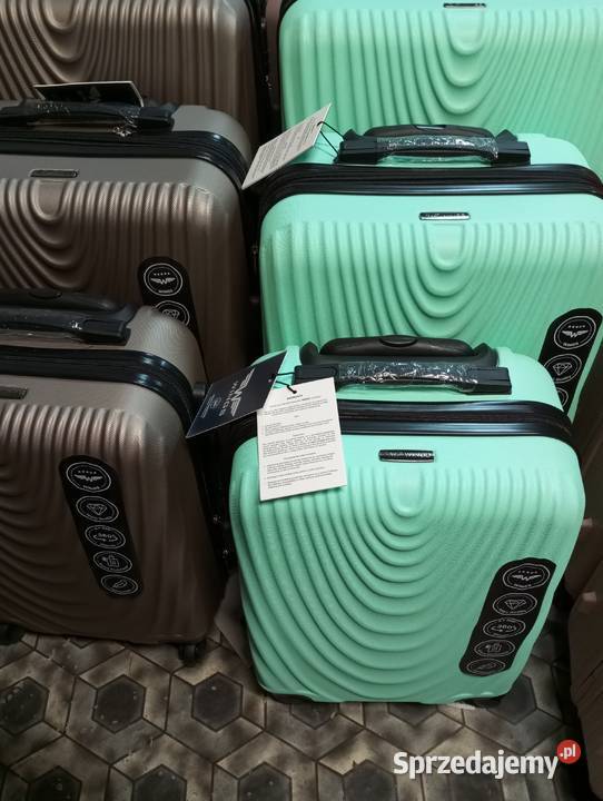Walizka z wings na 4 kołach duża z abs podróżna lubelskie Lublin sprzedam