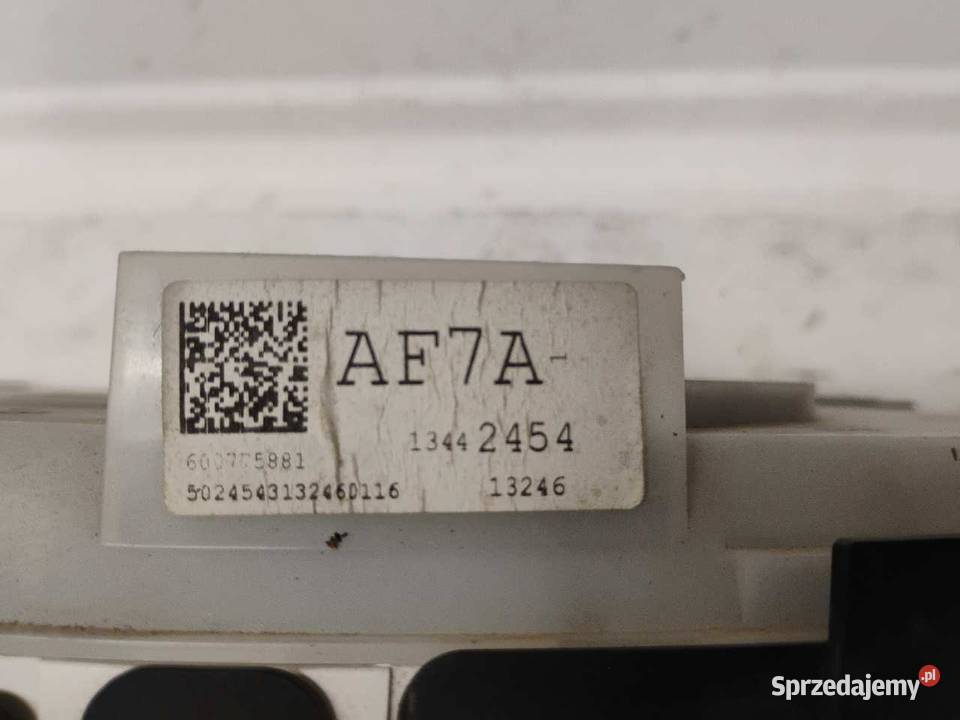LICZNIK OPEL ASTRA IV 600775881 osobowe