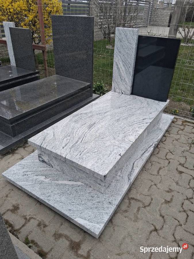 Nagrobek z granitu Wiscont whiteziemny Strzegom Pozostałe
