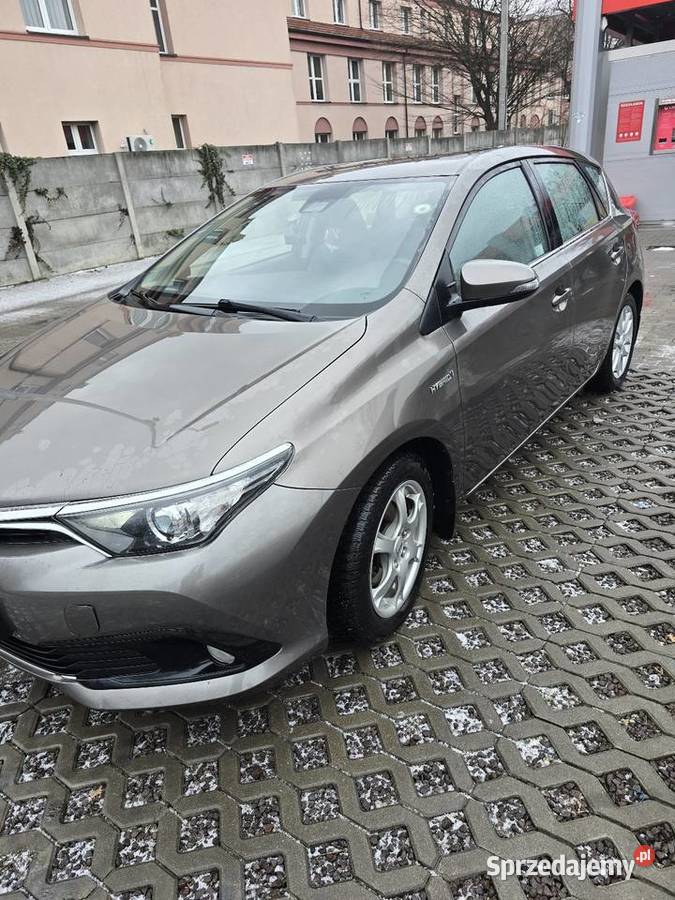Sprzedam używaną Toyota Auris hybryd Wałbrzych