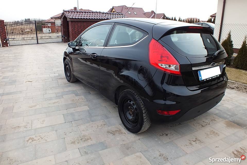 Ford Fiesta MK7 14 96 TITANIUM manualna Posada