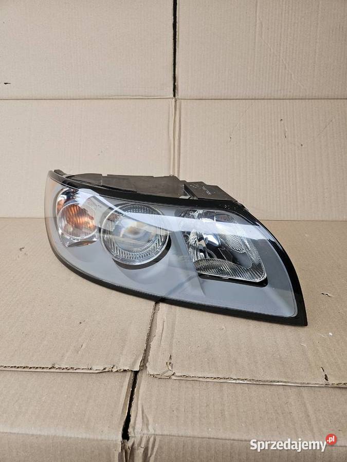 Volvo V50 S40 Prawy reflektor Lampy przednie