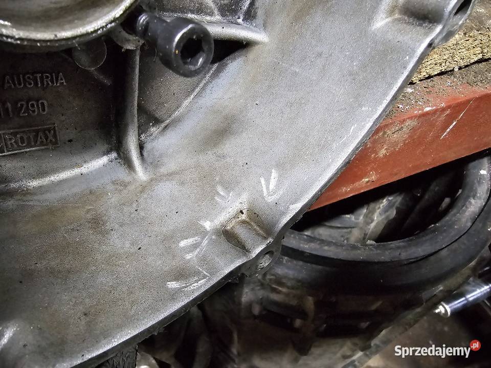 BMW f650 st pokrywa prawa zapłonu magneta f 650 sprzedam