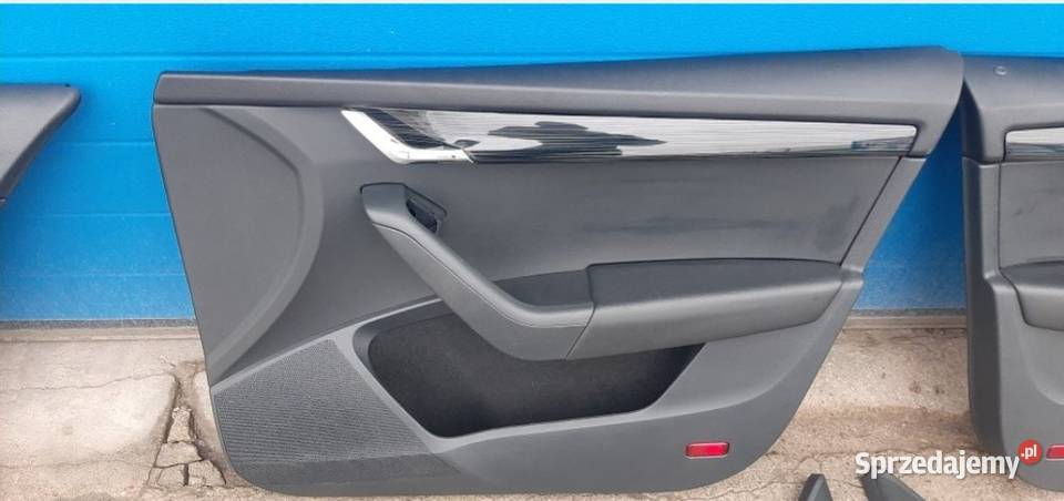 Boczek boczki drzwi skoda octavia 3 lift 2019 Części samochodowe Szczecin