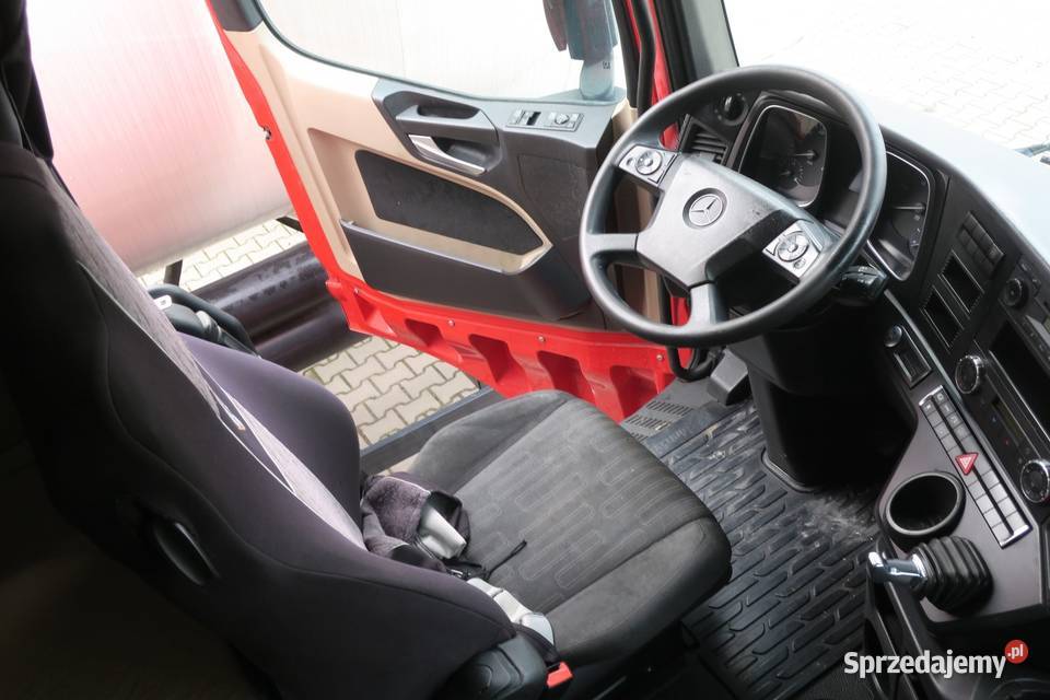 Ciągnik siodłowy MERCEDESBENZ ACTROS 1845 Opoczno