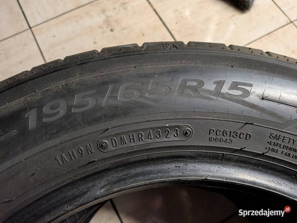 Komplet opon letnich 19565R15 V do 240 km/h Zawiercie sprzedam