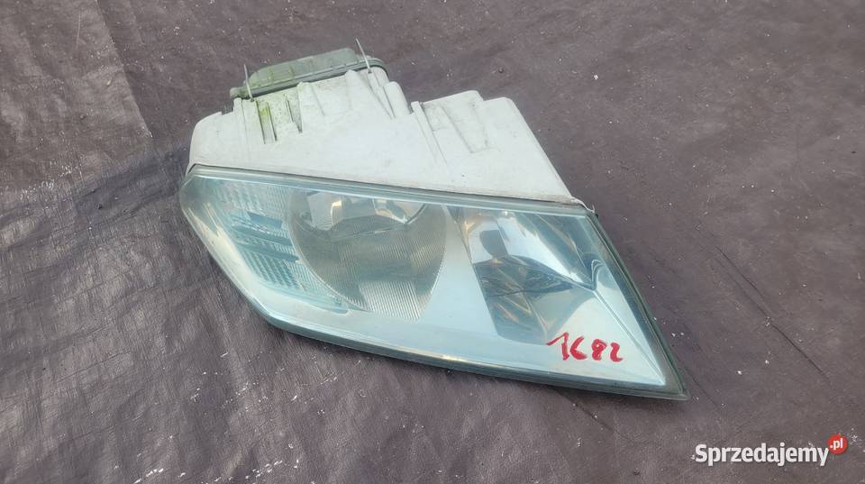 SKODA OCTAVIA II LAMPA PRAWA PRZOD REFLEKTOR Lampy przednie Ruda Śląska sprzedam