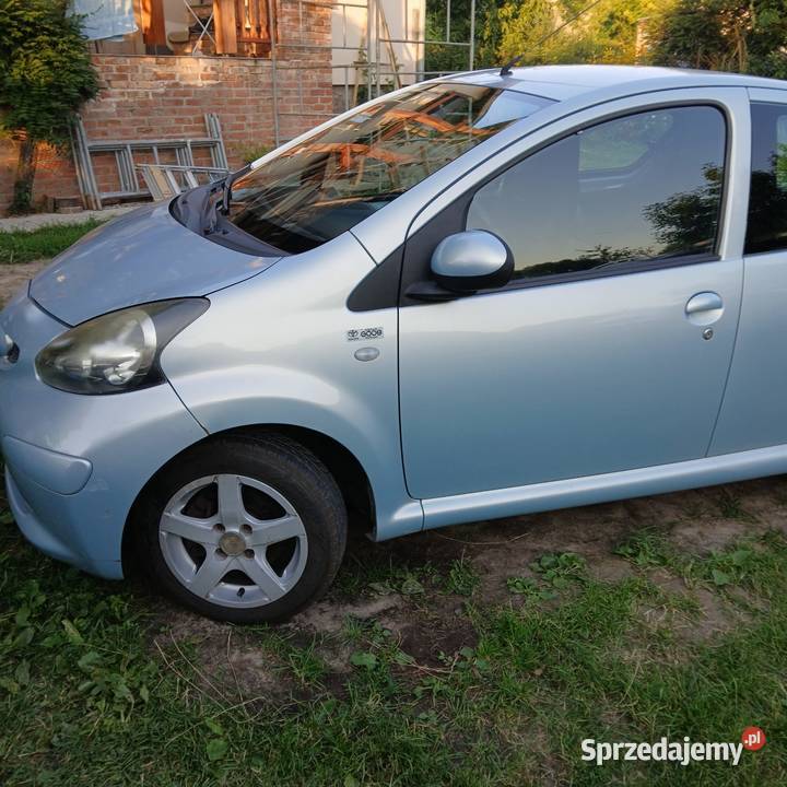 Toyota Aygo 10 VVTi 2007 Benzyna benzyna Drzewianowo
