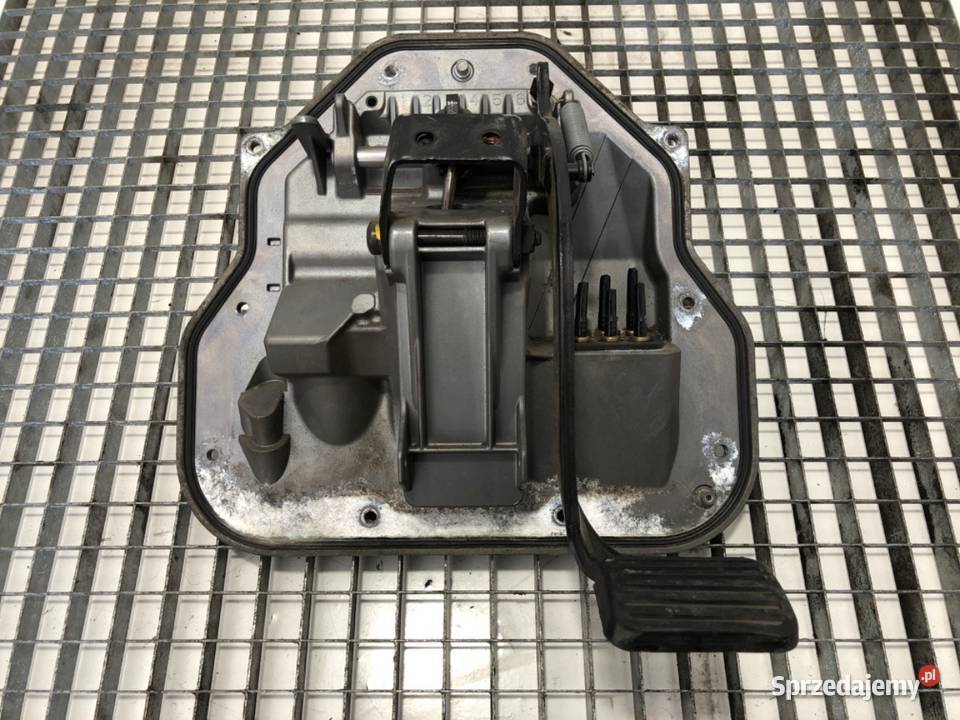 PEDAŁY DAF XF 2106686 129 462 sprzedam