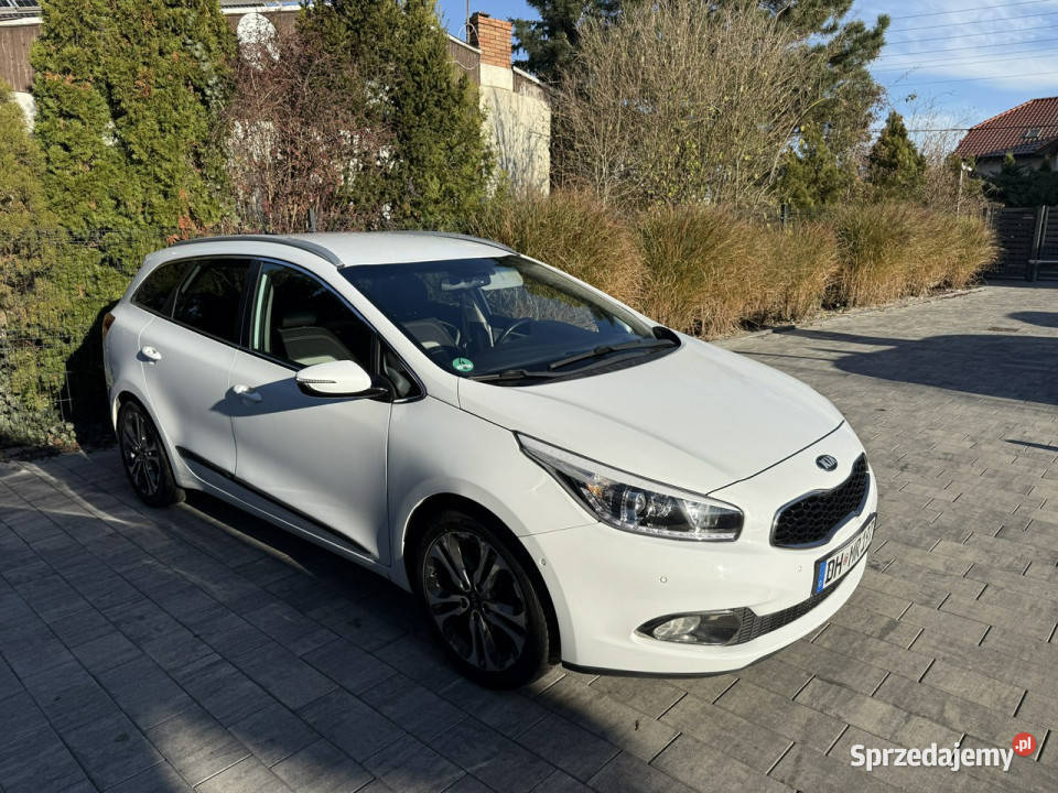 Kia Ceed Zadbana bezwypadkowa przepiękny perłowy Rok produkcji 2014 Poznań sprzedam