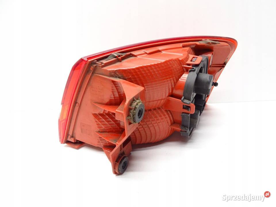LAMPA LEWA LEWY TYŁ TYLNA W BŁOTNIK AUDI A6 C7 osobowe