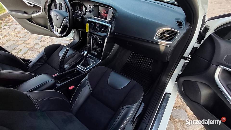 Volvo V40 RDesign 20 Diesel 150 2017 Pierwsza klimatyzacja V40 Dolna Grupa