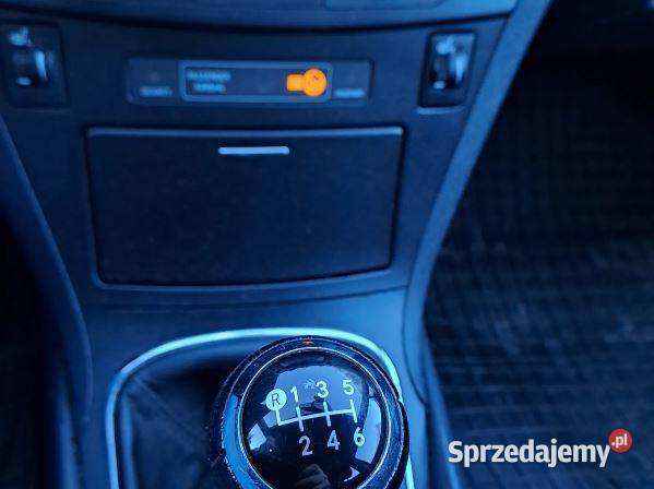 Toyota Avensis Toyota Avensis T27 BENZYNA Rok produkcji 2010 sprzedam