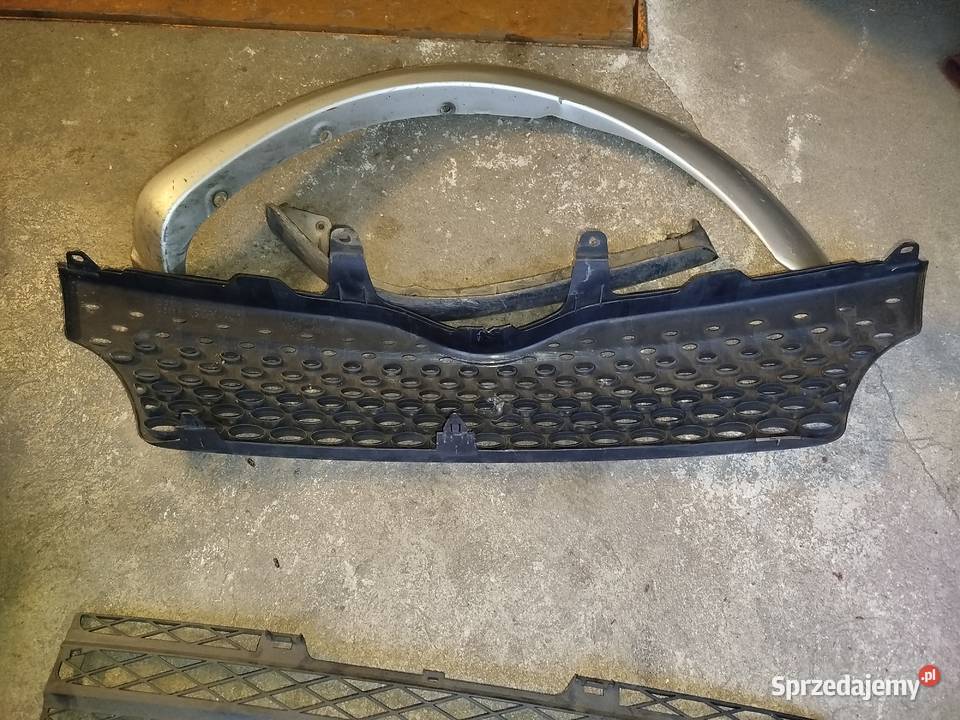 Atrapa plastiki Toyota Yaris Verso Lubartów