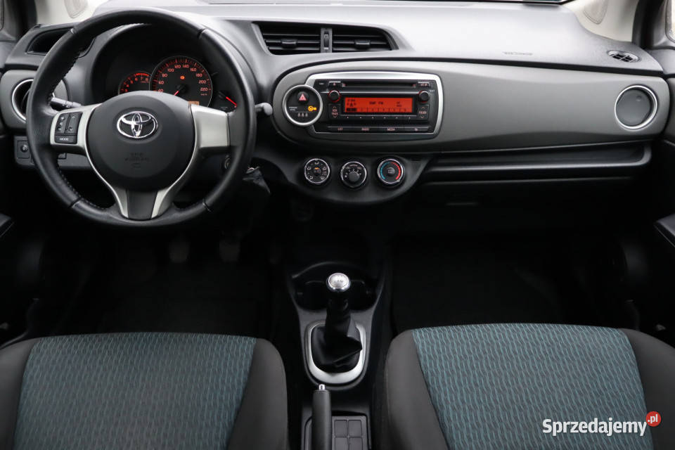 Toyota Yaris 10 VVTi czerwony Yaris sprzedam
