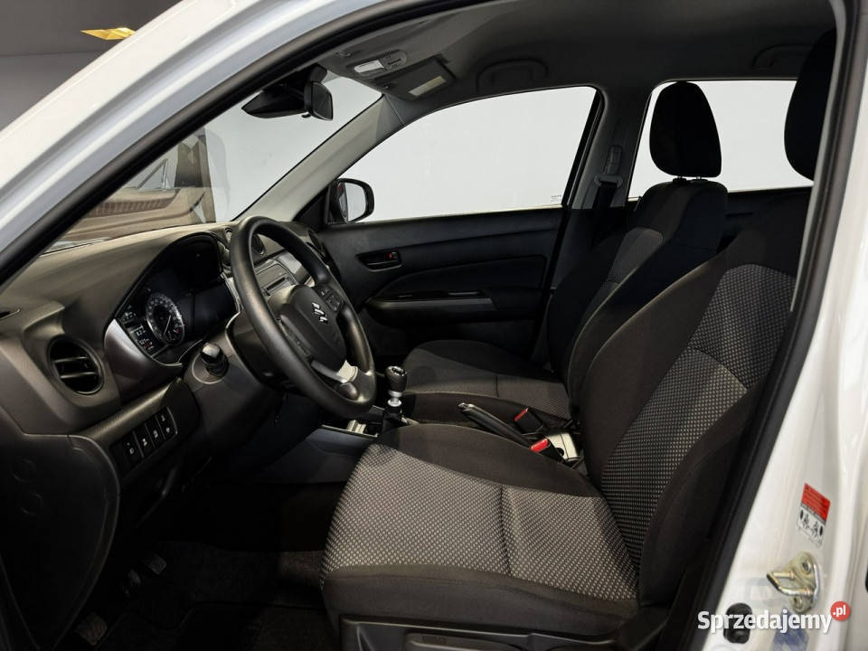 Suzuki Vitara Comfort 14 hybrid 129 2024 r salon światła LED Myślenice