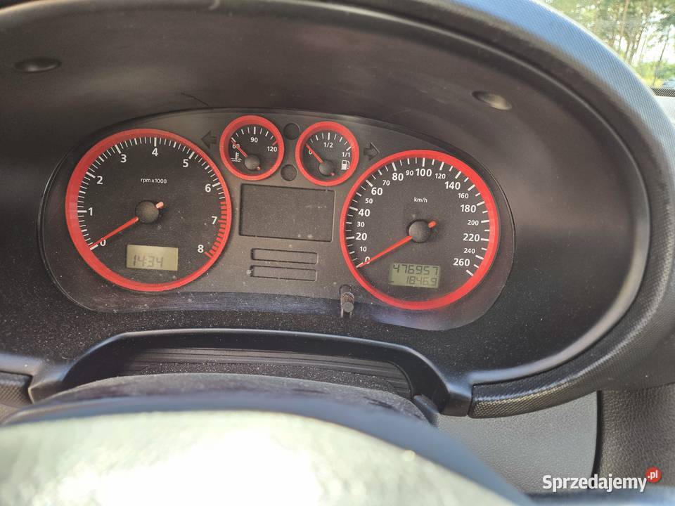 Leon 1 18t AUQ 180hp Kielce