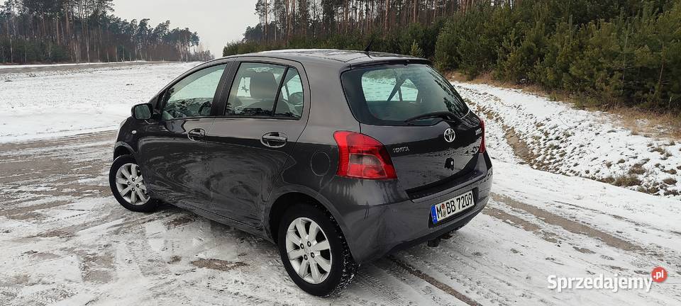 Toyota Yaris 13 benzyna klima hak czujniki Lipsko