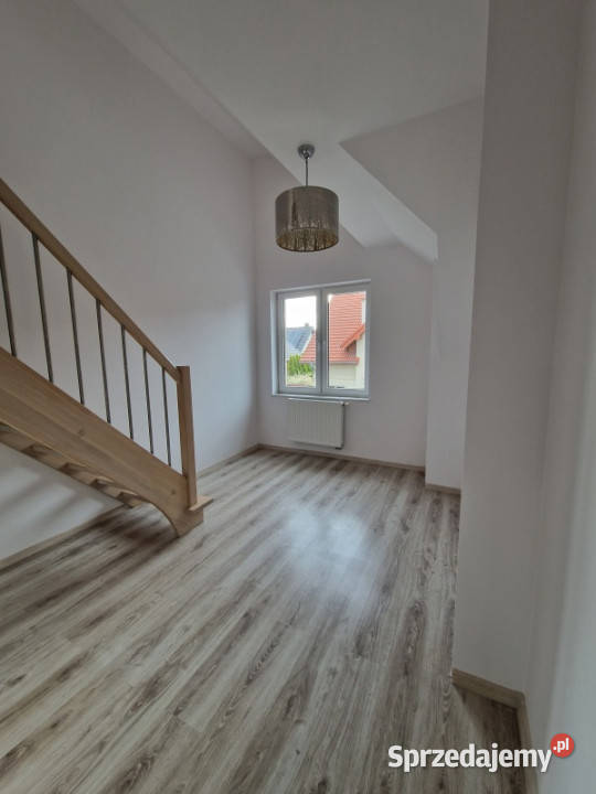 Dom w zabudowie szeregowej z ogródkiem 120m szeregowa