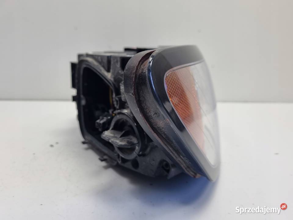 Volvo S40 II V50 LIFT PRZEDNIA LAMPA PRAWA prawy Janów