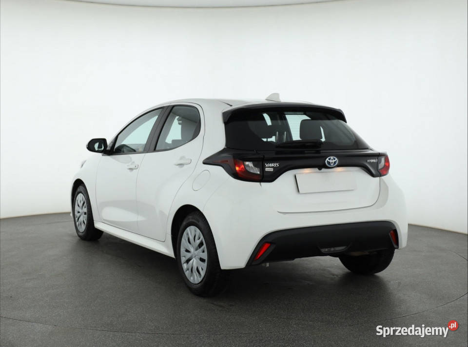 Toyota Yaris 15 VVTi Hybrid asystent pasa ruchu Piaseczno