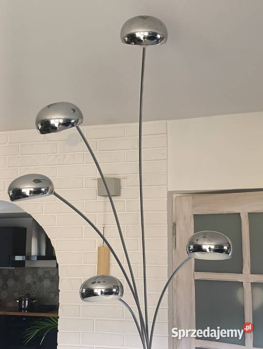 Wysoka stabilna srebrna lampa podłogowa 5 Górki Wielkie