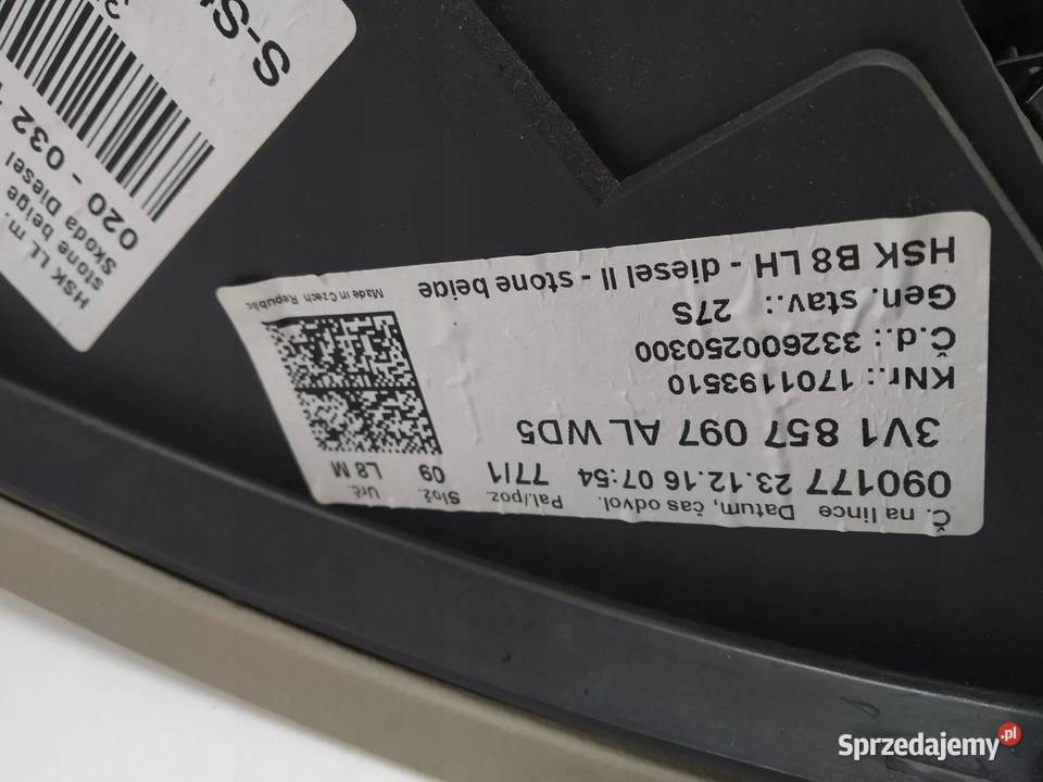 SCHOWEK PRAWY PASAŻERA DESKI Skoda Superb III osobowe