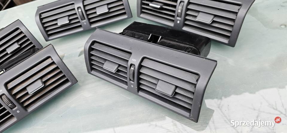 Kratka nawiewu środkowa mercedes w210 2108300054 Pozostałe Zbąszyń