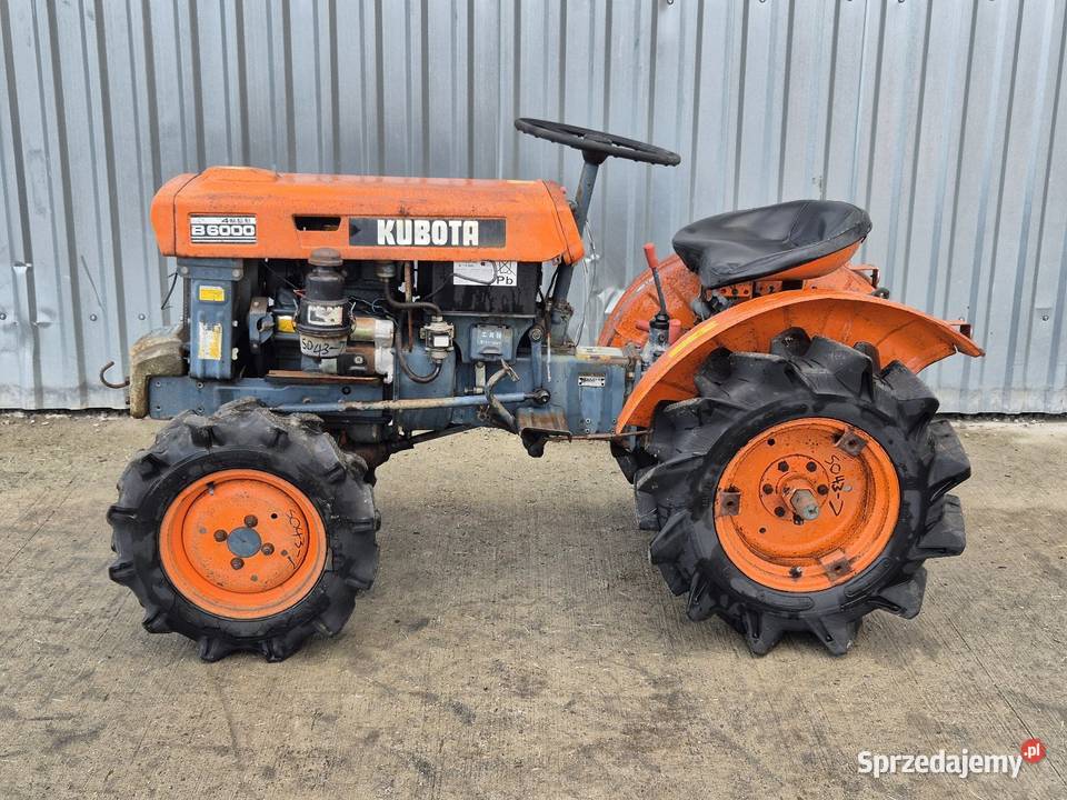 Traktorek traktor KUBOTA B6000D 44 14 Małuszyn sprzedam