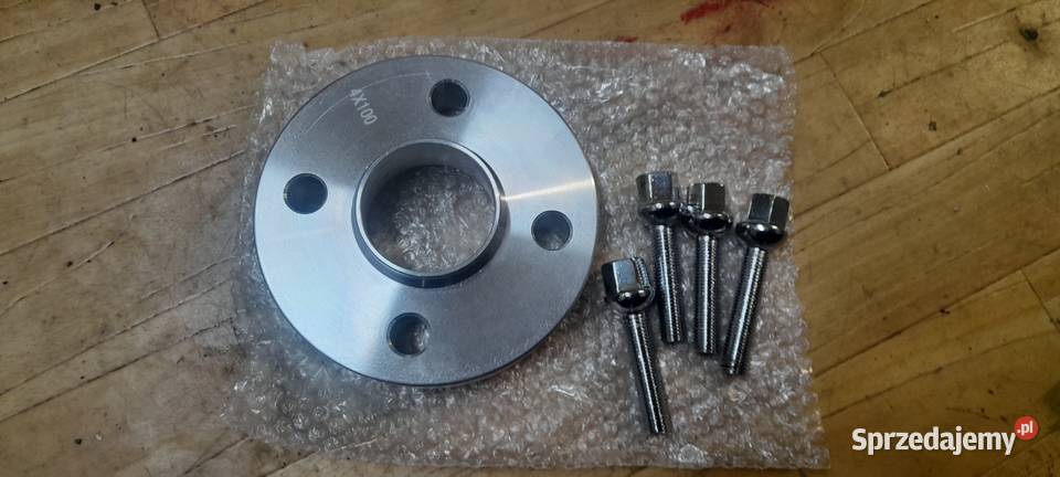 Dystans 4x100 30mm plus śruby osobowe Pozostałe Karpacz