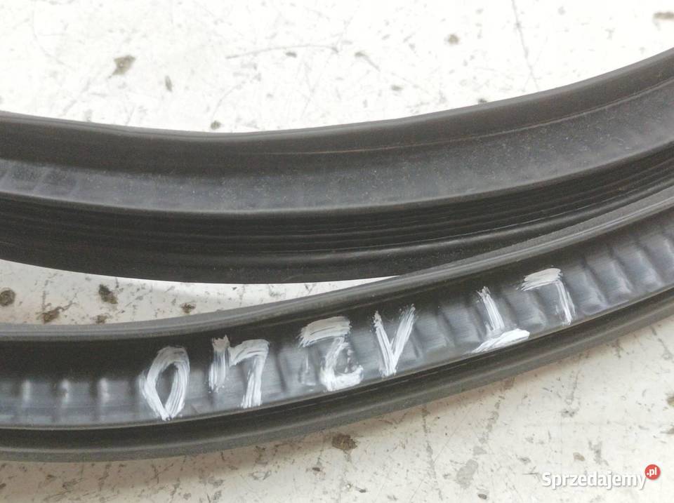 USZCZELKA DRZWI PRAWY LEWY TYŁ KAROSERYJNA KPL Uszczelki Motoryzacja