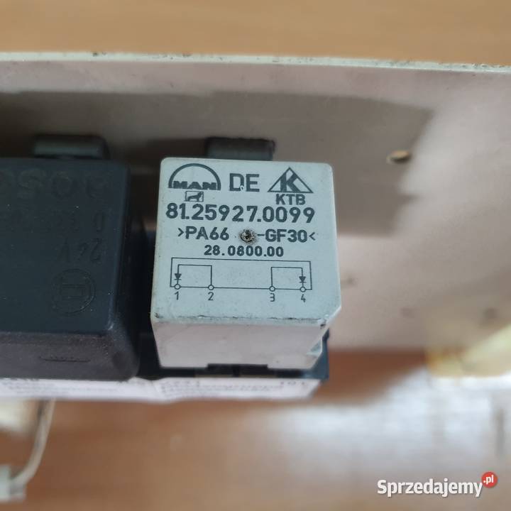 MAN F90 F2000 M2000 PRZEKAŹNIK 81259270099 Bieleń