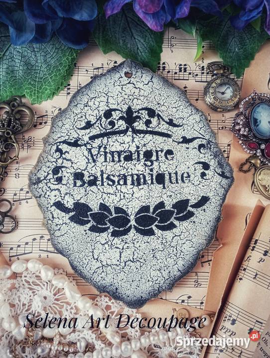 Stylowy medalion z damą Prowansja vintage Zakrzew