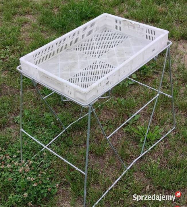 Stojaki do przenoszenia plastików na owoce