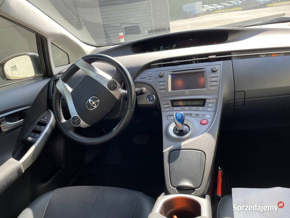 Toyota Prius 2012 18 benzyna hybryda Napęd przednia oś Trzebiatów