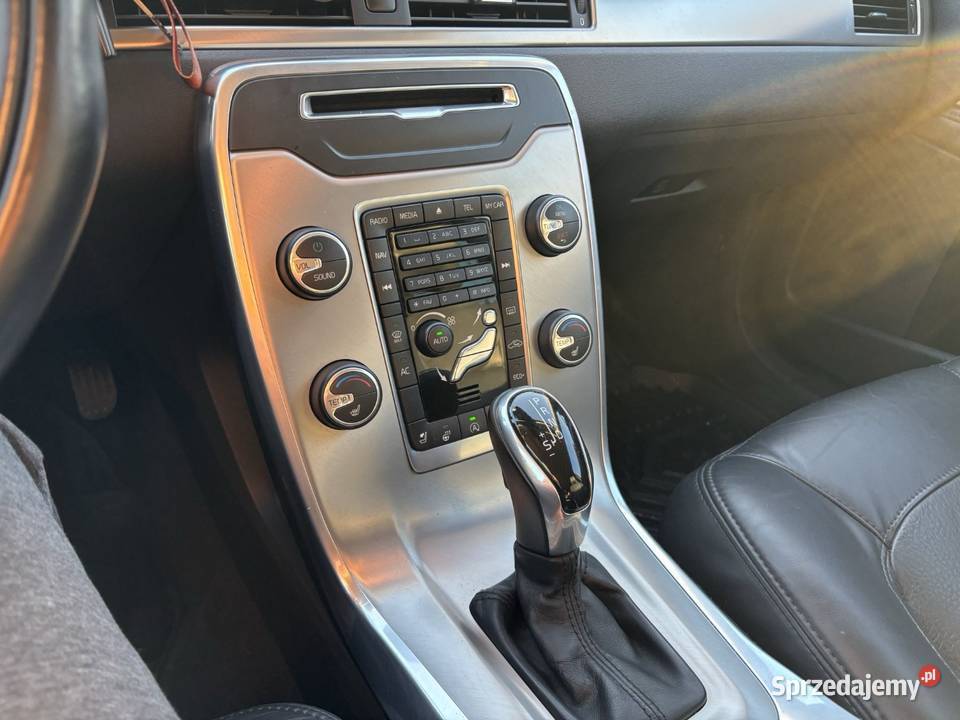 Volvo V70 momentum 2x kpl alu podgrzewane fotele