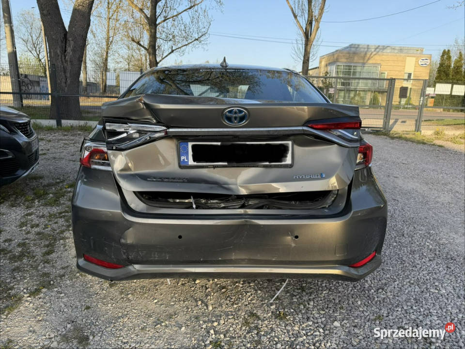 Toyota Corolla 18 HSD Vat 23 Lekko uszkodzony światła przeciwmgielne Corolla Otwock Mały