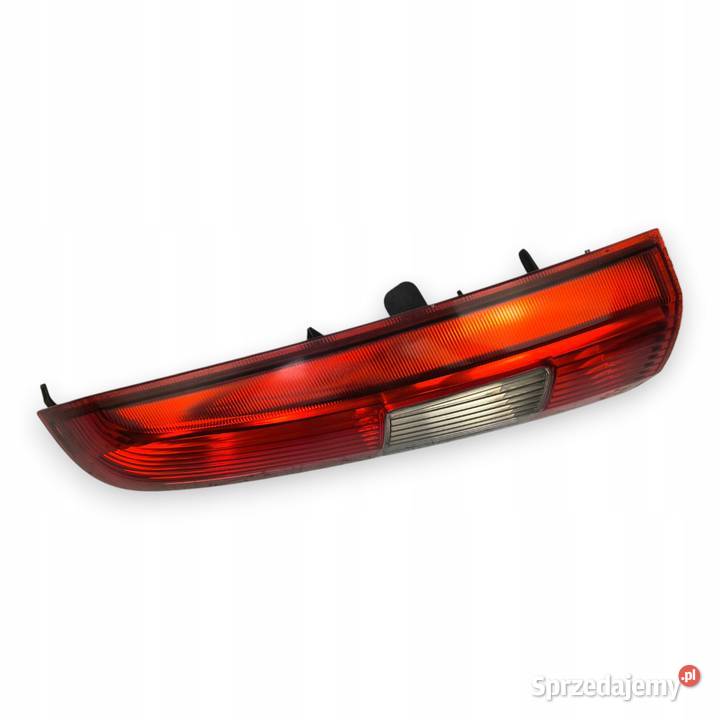 LAMPA PRAWA Volvo V70 XC70 II 20002005 tylna Chełm