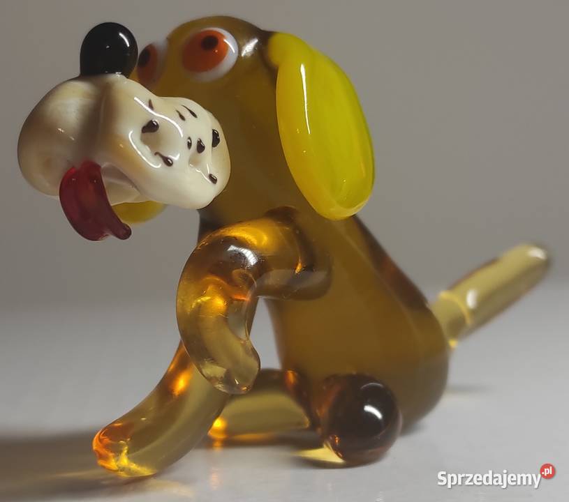 Szklany pies ze szkła kolorowy szkło artystyczne mazowieckie Warszawa