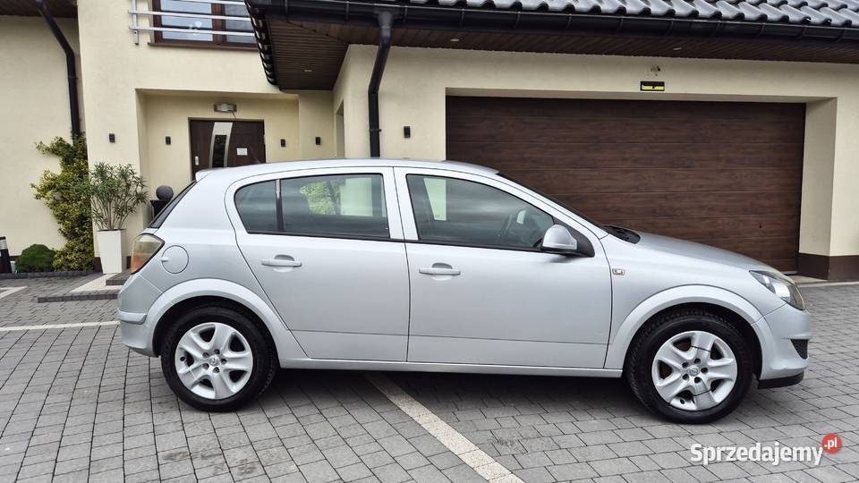OPEL ASTRA H 2012 16 KRAJOWY 1 WŁ Astra małopolskie Niepołomice